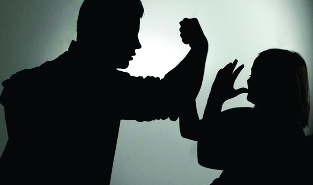 மனைவியை கட்டிப்போட்டு அந்த இடத்தை நூலால் தைத்த கொடூர கணவன்; பதபதைக்க வைத்த சம்பவம்!