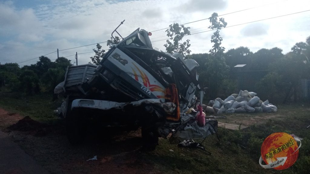 வவுனியா புளியங்குளம் பகுதியில் இடம்பெற்ற விபத்தில் இளைஞர் ஒருவர் பரிதாபகரமாக மரணமடைந்துள்ளார்.