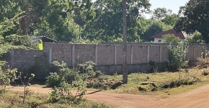 கொரோனா அச்சுறுத்தல்: வவுனியா- கல்மடு கிராமம் முடக்கம்