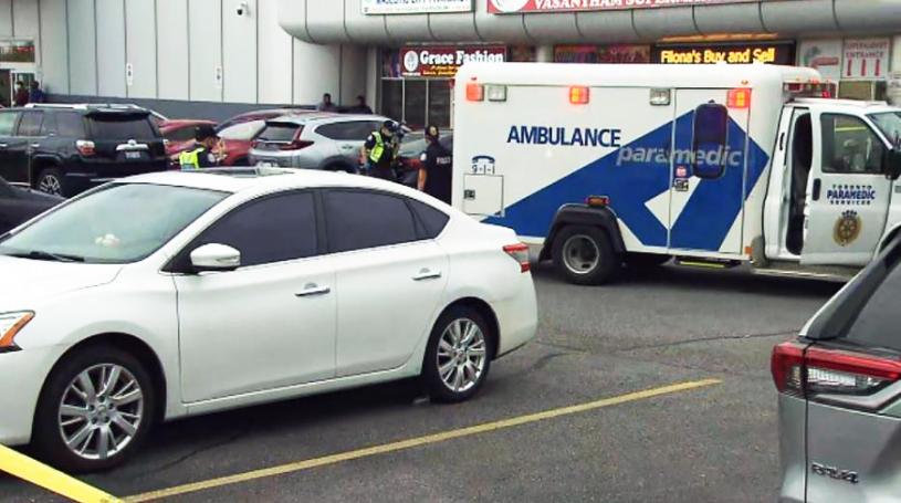 ரொறன்ரோவில் பெற்றோர் கண் முன்னே வாகன நிறுத்துமிடத்தில் 2 வயது சிறுவன் உடல் நசுங்கி பலி!