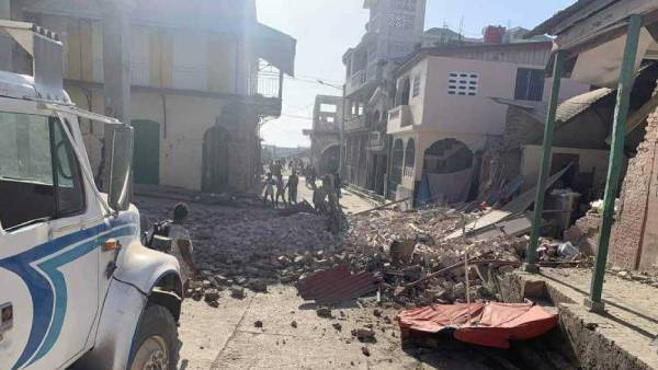 சக்திவாய்ந்த நிலநடுக்கம் – இதுவரை 304 பேர் பலி