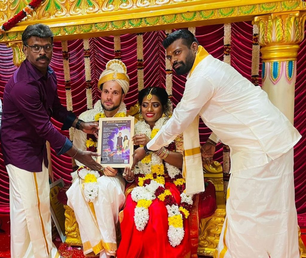 திருமண நாளில் 50,000 ரூபாய் உதவி