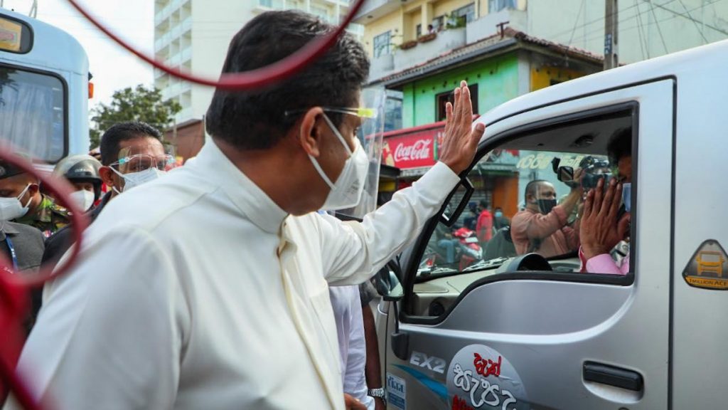 SJB பேரணி..! கொள்ளுப்பிட்டியில் காலி வீதி முடங்கியது