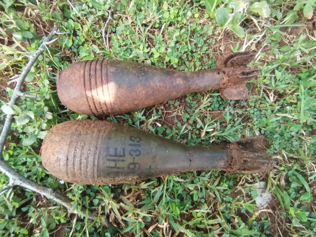 இருவேறு இடங்களில் மோட்டார் குண்டுகள் மீட்பு! :பொலிஸார் விசாரணை-Karihaalan news.