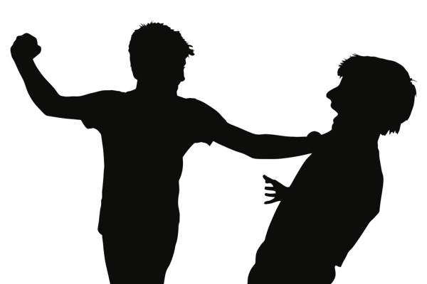 பல்கலைக்கழக மாணவர்களுக்கு இடையில் ஏற்பட்ட குழு மோதல்-Karihaalan news