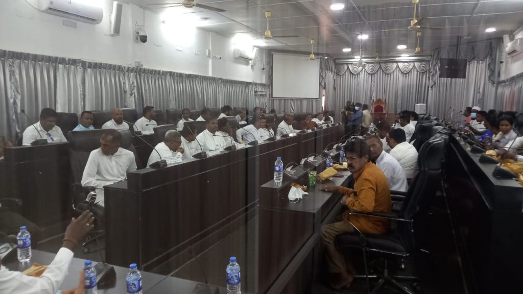 கொழும்பு மேயர் மற்றும் அவரது குழுவினர்; யாழ். மாநகர சபைக்கு விஜயம்-Colombo news