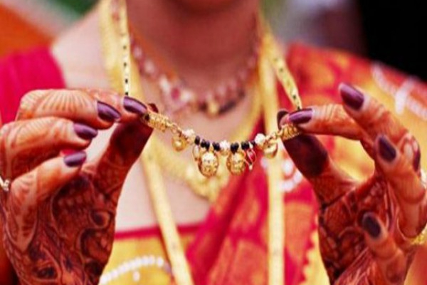 குடிபோதையில் ஆணுக்கு தாலிகட்டிய ஆட்டோ சாரதி-India news