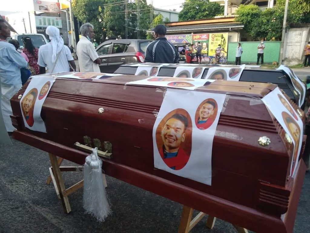 சவப்பெட்டியில் ஊர்வலம் போன ராஜபக்சர்கள்!-Karihaalan news