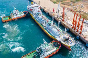 மக்களின் கஷ்டத்தை போக்க வருகின்ற கப்பல்!-Karihaalan news