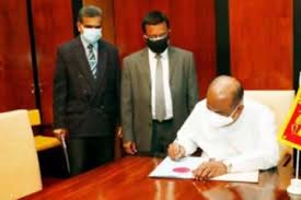 நெருக்கடியான சூழலில் நாட்டில் முக்கியச் சட்டம் அமுலானது-Karihaalan news