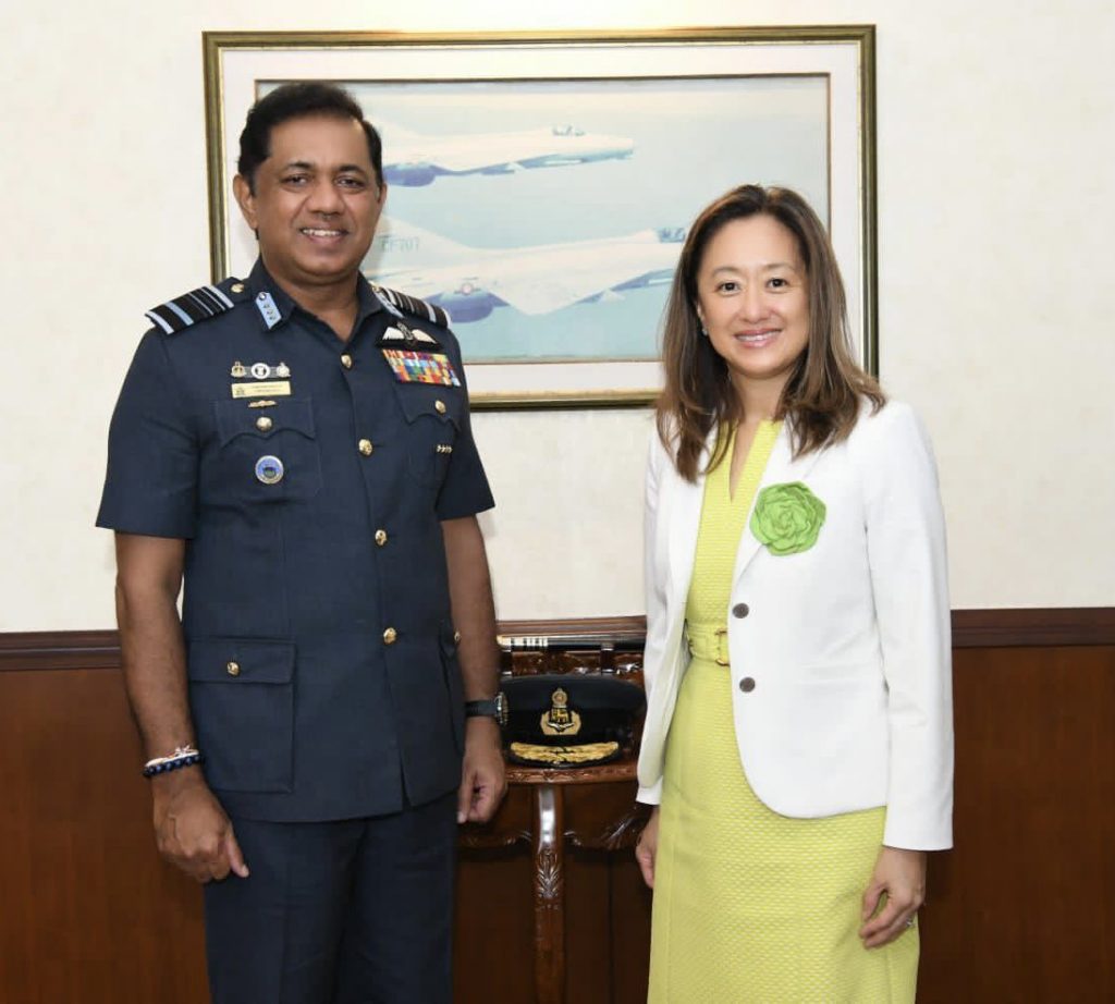 விமானப்படை தளபதியை சந்தித்த முக்கியஸ்தர்-Karihaalan news