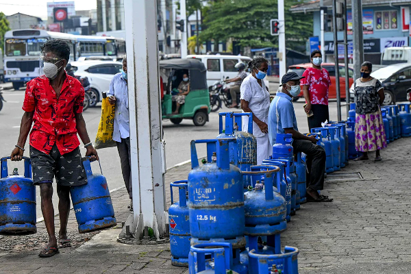 எரிவாயு தட்டுப்பாட்டால் இளைஞர்களுக்கு கிடைத்துள்ள புதிய தொழில்-Karihaalan news