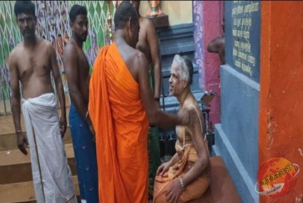 யாழ். நாகபூஷணி அம்மன் கோவில் திருவிழாவில் கலந்துகொண்ட பெளத்த தேரர் !