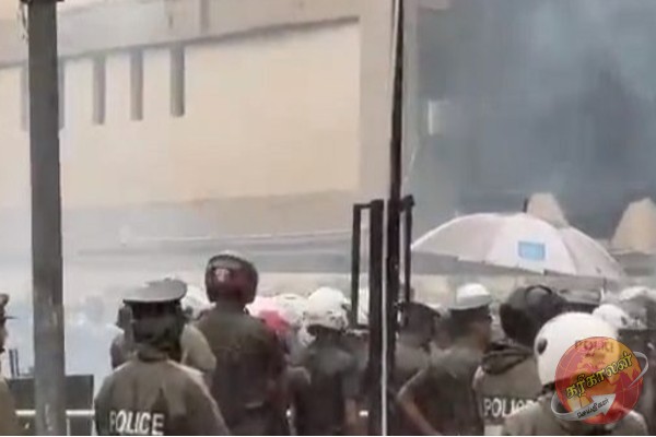 கொட்டும் மழையிலும் பொலிஸார் கண்ணீர்ப்புகை நீர்த்தாரை பிரயோகம்!-Karihaalan news