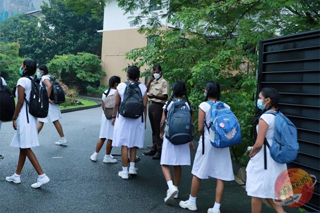 பாடசாலை உபகரணங்கள்  விலை குறைப்பு தொடர்பில் வெளியான செய்தி!