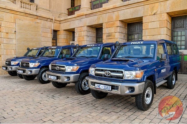 பொலிஸ் வளாகத்தில் நிறுத்தி வைக்கப்பட்டிருந்த வாகனத்தை சேதப்படுத்திய பொலிஸார் கைது