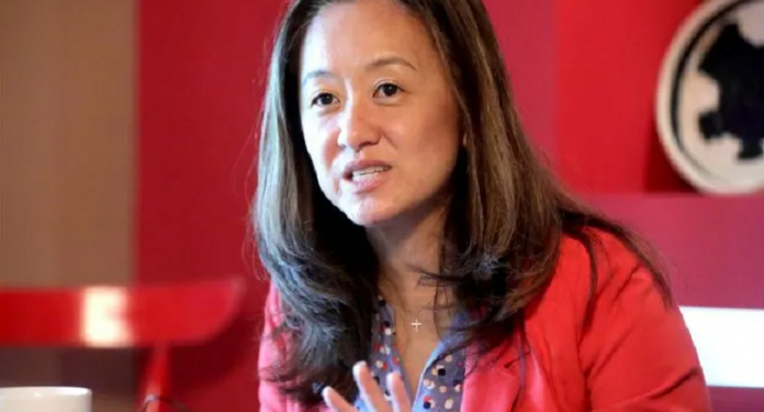 குருந்தூர் மலை விவகாரத்தை அமெரிக்கா மிகவும் உன்னிப்பாக அவதானித்து வருவதாக இலங்கைக்கான அமெரிக்க தூதுவர் ஜுலி சங் தெரிவித்துள்ளார்.Karihaalan News