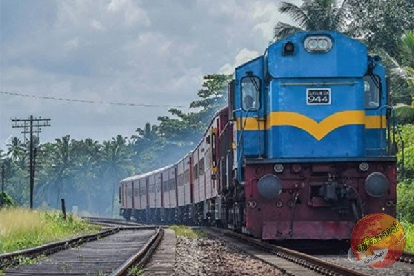 கொழும்பு கோட்டையிலிருந்து கண்டி வரையில் விசேட ரயில் சேவை