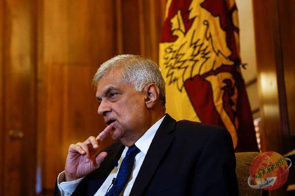 அமைச்சர்கள் மற்றும் ஆளும் கட்சி உறுப்பினர்களுக்கு விசேட அறிவித்தல்