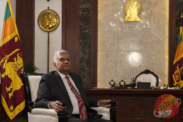 ஜனாதிபதி ரணில் விக்ரமசிங்கவினால் பாதுகாப்பு மீளாய்வுக் குழு நியமனம்