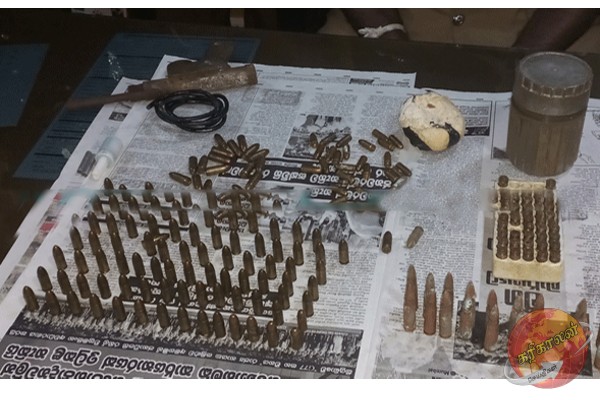 ராஜபக்க்ஷ கல்லூரியில் துப்பாக்கிகள் வெடிமருந்துகள்!