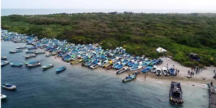 கச்சத்தீவு மீட்பு விவகாரம் மத்திய அரசின் கொள்கை ரீதியான முடிவு எனவும் அதில் நீதிமன்றம் தலையிட முடியாது எனவும் இந்திய நீதிமன்றம் அறிவித்துள்ளது.