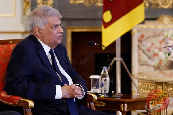 ரணில் விக்கிரமசிங்கவுக்கு திடீர் தொலைபேசி அழைப்பொன்றை மேற்கொண்ட மஹிந்த ராஜபக்ஷ