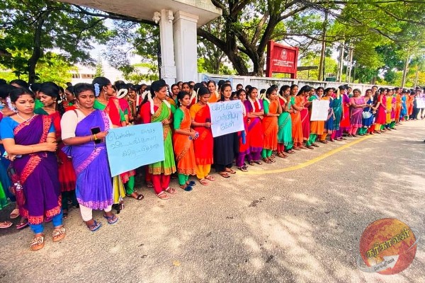தமிழர் பகுதியில் பரதக்கலையை அவதூறு செய்த மௌலவி்; ஆர்ப்பாட்டத்தில் மாணவர்கள்!