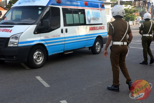 முச்சக்கர வண்டியை மோதிய லொறி; கணவர் பிள்ளைகளுடன் சென்ற பெண்னிற்கு நேர்ந்த துயரம்