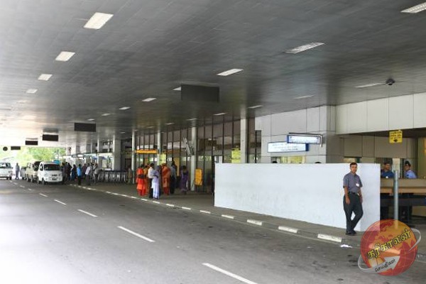 விமான நிலையத்தில் ஊழியர் கன்னத்தில் அறைந்த இராஜாங்க அமைச்சர்! வெளிவந்த உண்மை பின்னணி