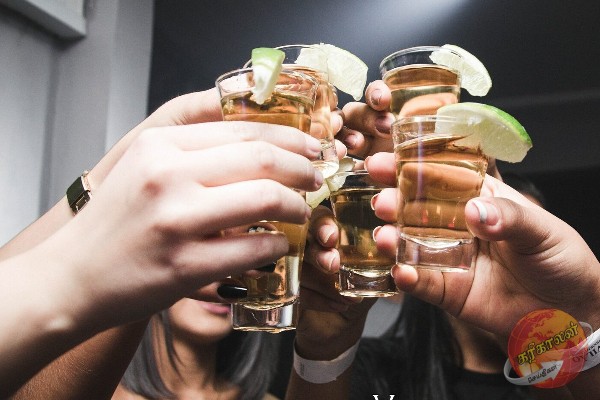 வீட்டில் மது விருந்து; நண்பனின் 20 வயது மனைவி பலாத்காரம்