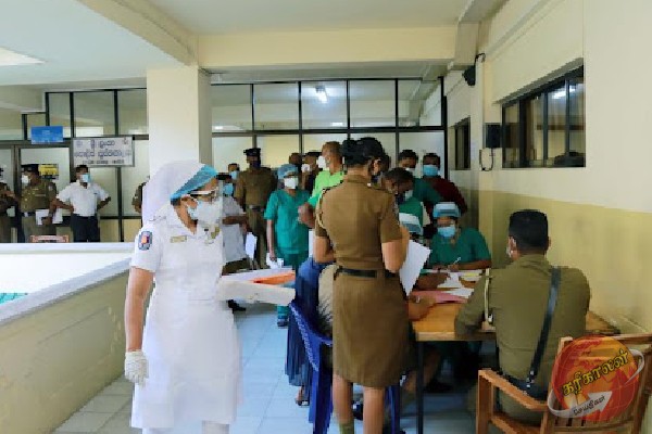 பாடசாலை மாணவர்கள் தகராறு கத்திக்குத்தில் முடிந்தது