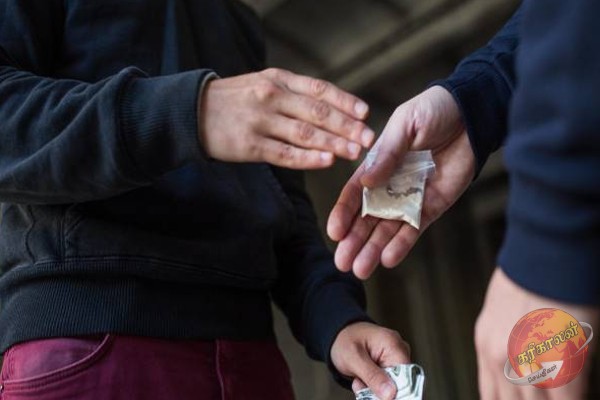 கணவனுடன் சேர்ந்து அரச பாடசாலை ஆசிரியை மேற்கொண்ட மோசமான செயல்!