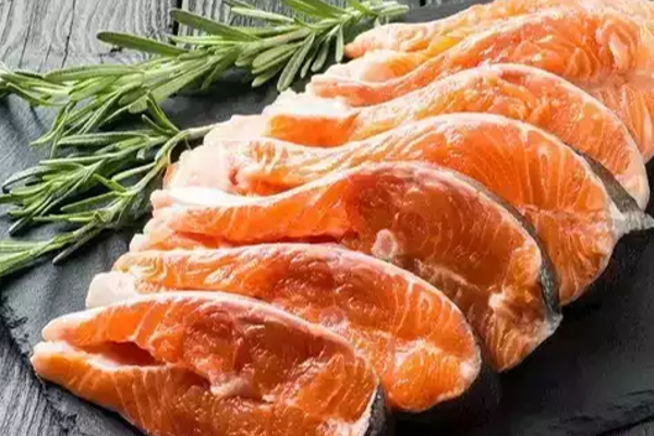 மீன் பிரியரா நீங்கள்? தவறியும் மீனுடன் எந்த உணவை மட்டும் சாப்பிட்டு விடாதீர்கள்