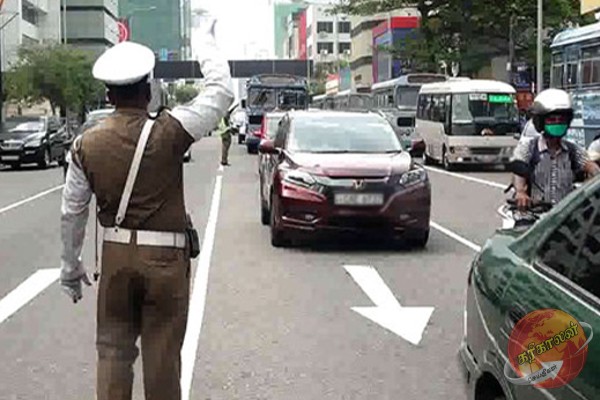 புதுமணத் தம்பதிகள் பயணித்த கார் விபத்து