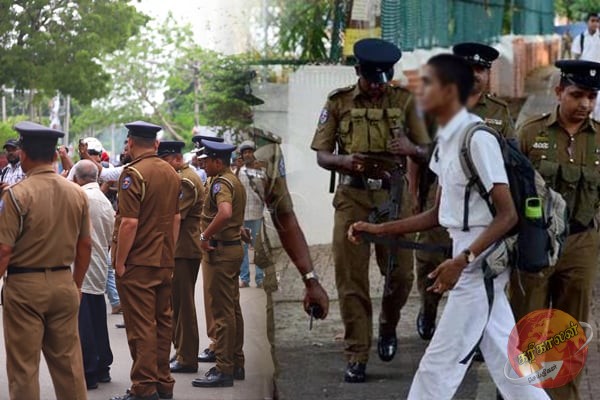 ஆசிரியரை கத்தியால் குத்திய மாணவன்