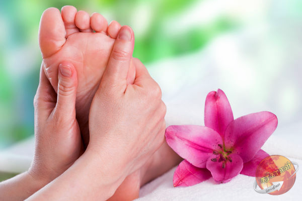 இரவில் பாதங்களில் எண்ணெய் மசாஜ் செய்தால் உடலில் நடக்கும் மாற்றம் என்ன?