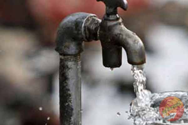 யாழ் நகரின் மத்தியில் உள்ள பொதுகுடிநீர்க் குழாய் தொடர்பில் முன்வைக்கப்பட்ட குற்றச்சாட்டு