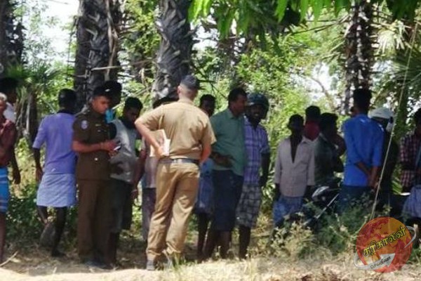 மனைவிடன் நீராடச் சென்ற இளம் குடும்பஸ்தருக்கு நேர்ந்த சோகம்! சிலாபத்தில் சம்பவம்