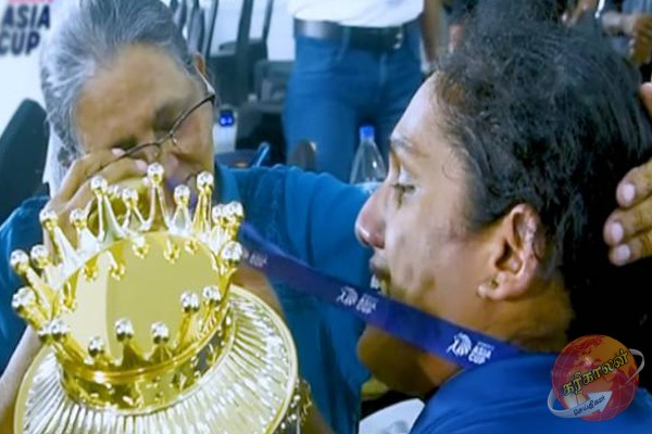 ஆசிய மகளிர் கிண்ணத்தை வென்ற இலங்கை அணி தலைவர் சமரியின் நெகிழ்ச்சி பதிவு!