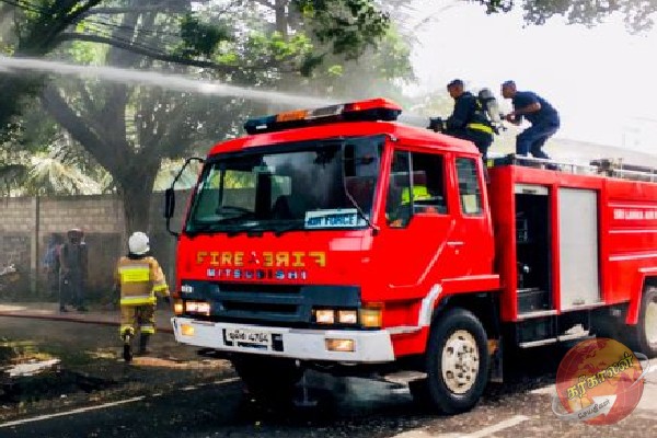 கொழும்பு சென்ற பேருந்து தீப்பற்றியதால் பரபரப்பு !