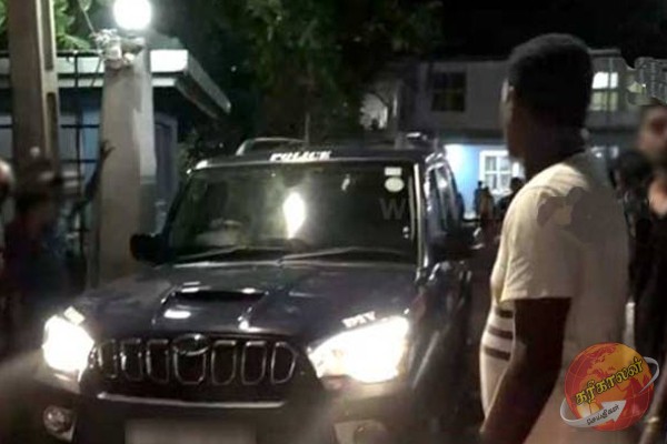 இளைஞர்களை காட்டுமிராண்டித்தனமாக தாக்கிய பொலிஸ் அதிகாரிகளுக்கு நேர்ந்த கதி!