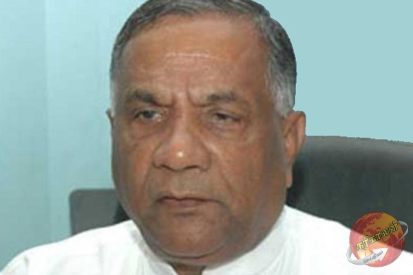 வழுக்கி விழுந்து முன்னாள் அமைச்சர் ஏக்கநாயக்க மரணம்