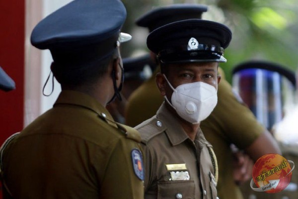 இலங்கையில் சீன பெண்கள் இருவர் கைது