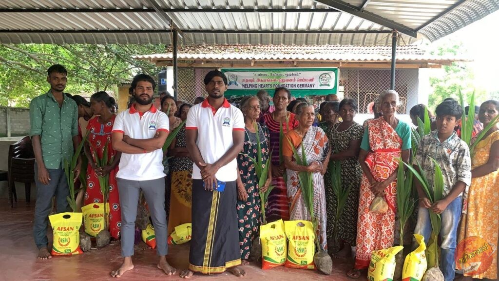 புனிதர்களின் பெற்றோரை கௌரவித்தல் அவர்கள் நினைவாக மரக்கன்று வழங்குதல் மற்றும் உலர்