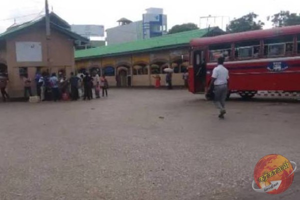 யாழ்ப்பாண பேருந்து நிலையத்தில் இரவு சாரதி, நடத்துனர் மீது வாள்வெட்டு தாக்குதல்!