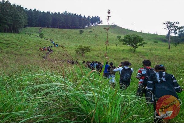 மலையில் வழி தவறி காணாமல் போன பாடசாலை மாணவர்கள்