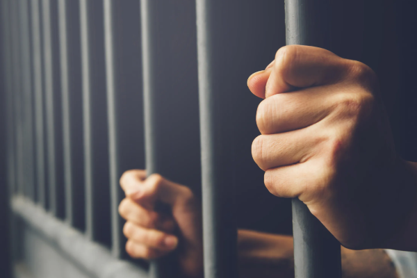 யாழ் நபரிடம் லஞ்சம் கேட்ட அதிகாரிக்கு நேர்ந்த கதி