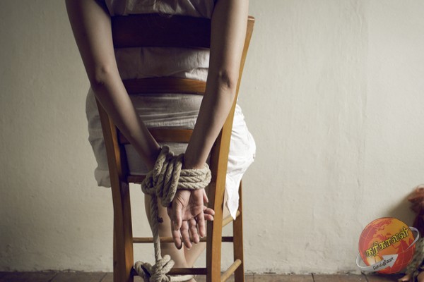 யாழில் இளைஞர் ஒருவரை கடத்தி 80 இலட்சம் ரூபா பண மோசடி