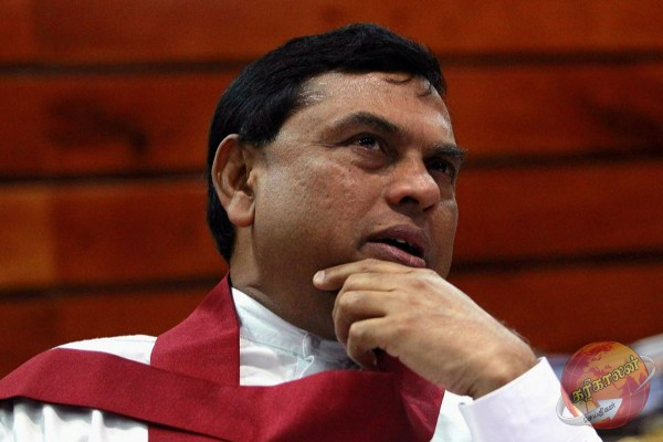 கதிரையிலிருந்து விழுந்து காயமடைந்த பசில் ராஜபக்ச !